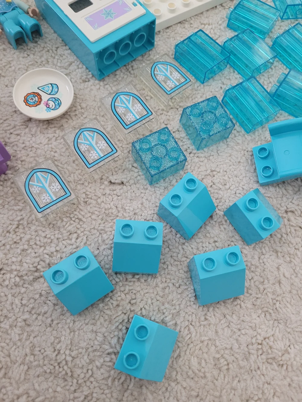 Lego Duplo Frozen Ice Castle Set. Elsa, Anna, Olaf. Retired set